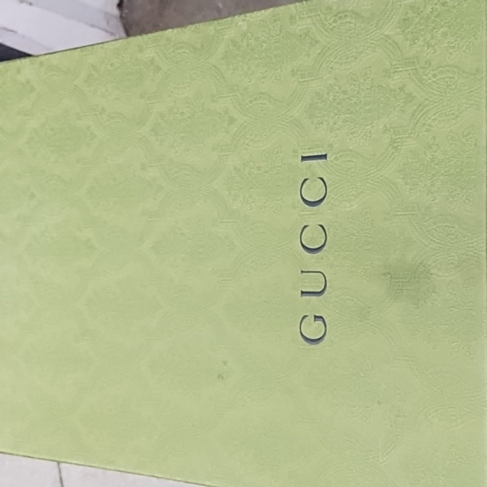 Gucci's sneakers
